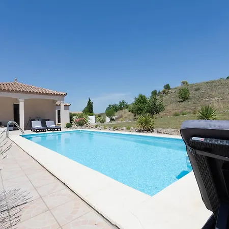 With Private Heated Pool וילה *