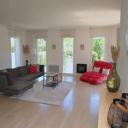 Spacious With Heated Pool And Ev Charger 빌라 *